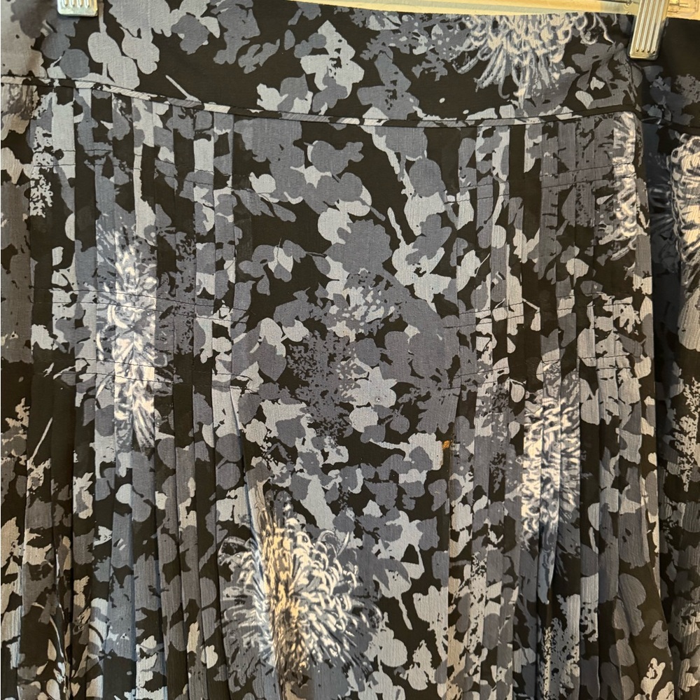 NWT RETAIL: $98 ANN TAYLOR SILK SKIRT SPRING/OFFICE SIZE: 10 #7 - Picture 2 of 8